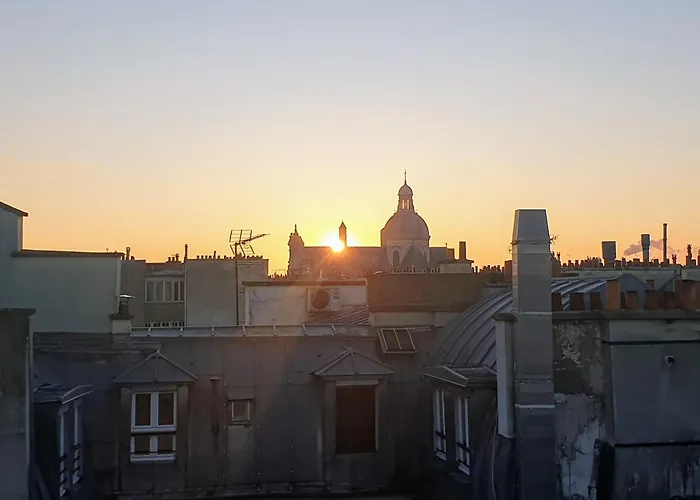 On The Rooftops Of - Marais *