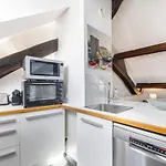 Апартаменты On The Rooftops Of - Marais *