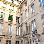 On The Rooftops Of - Marais *